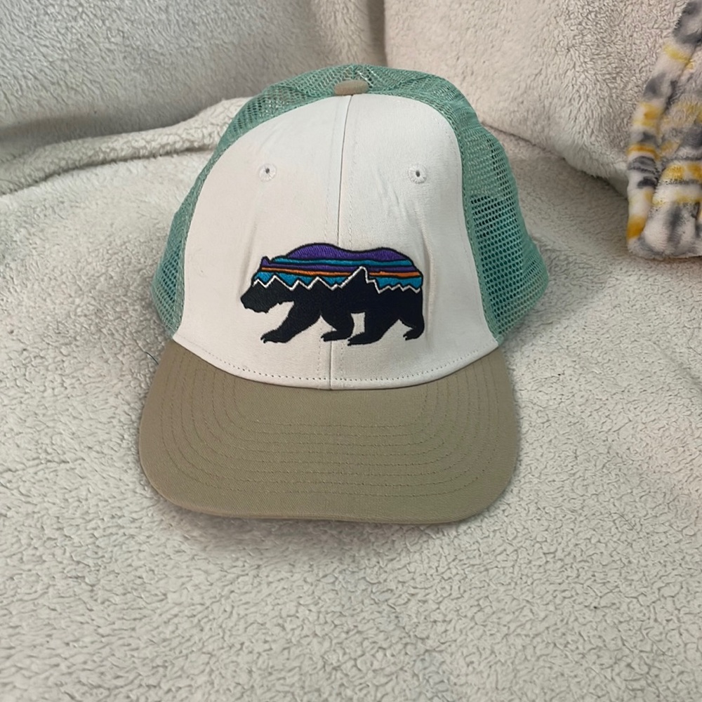 Patagonia Unisex Adjustable Back Mesh Hat, Bear logo